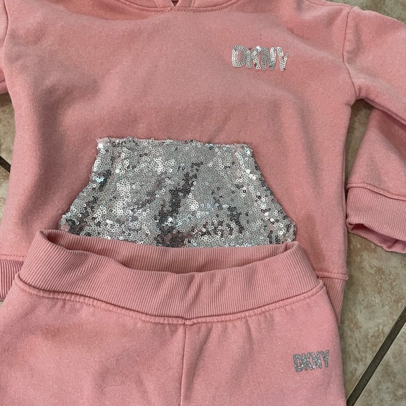 Two girl’s sets for the cold size 4 t - Picture 4 of 15